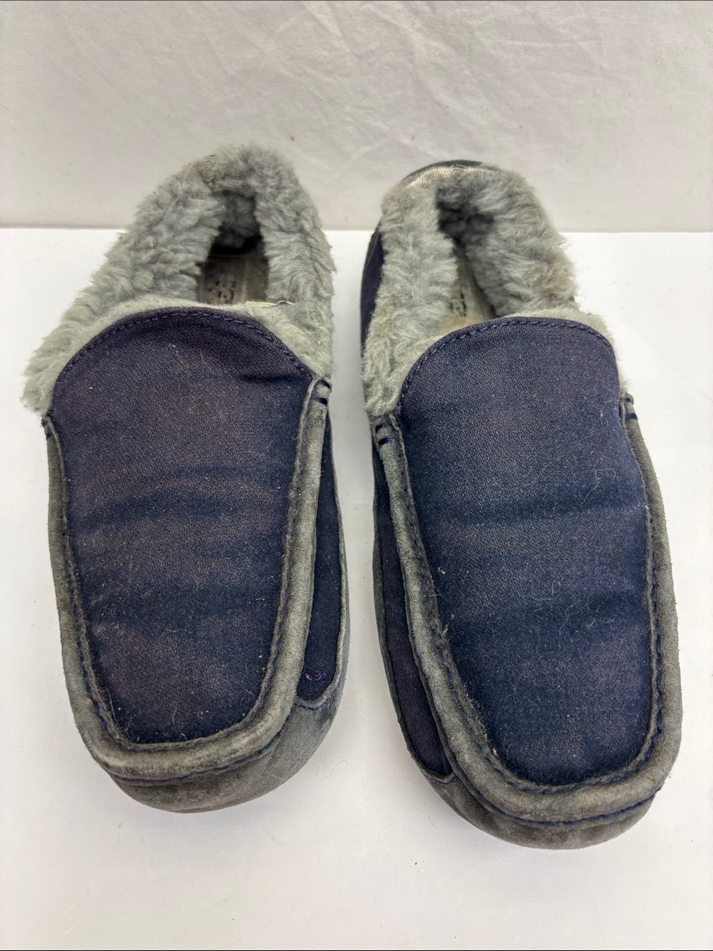 UGG Men's Navy Slip-On Faux Shearling Lined Slippers, SZ 12, box 35